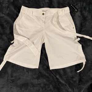 NEW, INC INTERNATIONAL CONCEPTS, Women Cargo Short. White.  Size 12